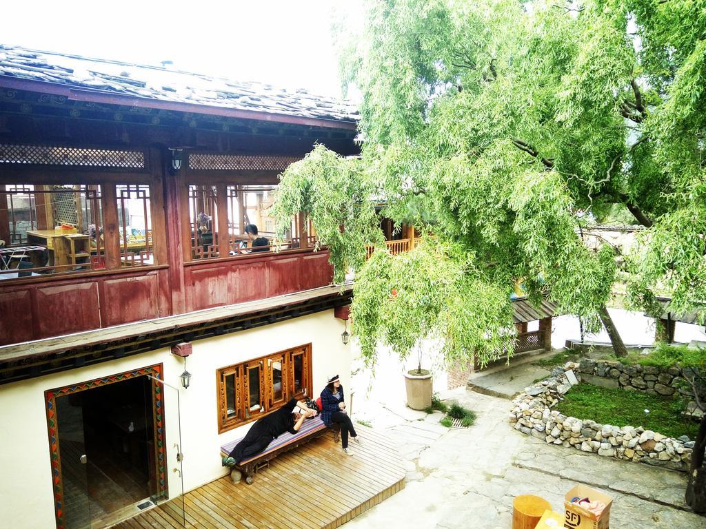Shangri-La mid - mountain homestay Bagian luar foto