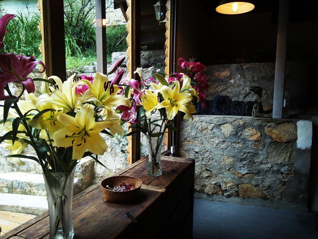 Shangri-La mid - mountain homestay Bagian luar foto