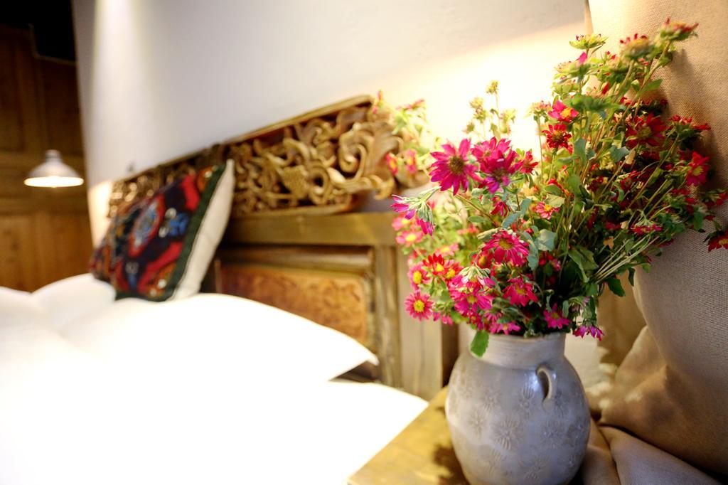 Shangri-La mid - mountain homestay Bagian luar foto