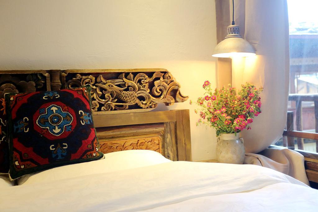 Shangri-La mid - mountain homestay Bagian luar foto