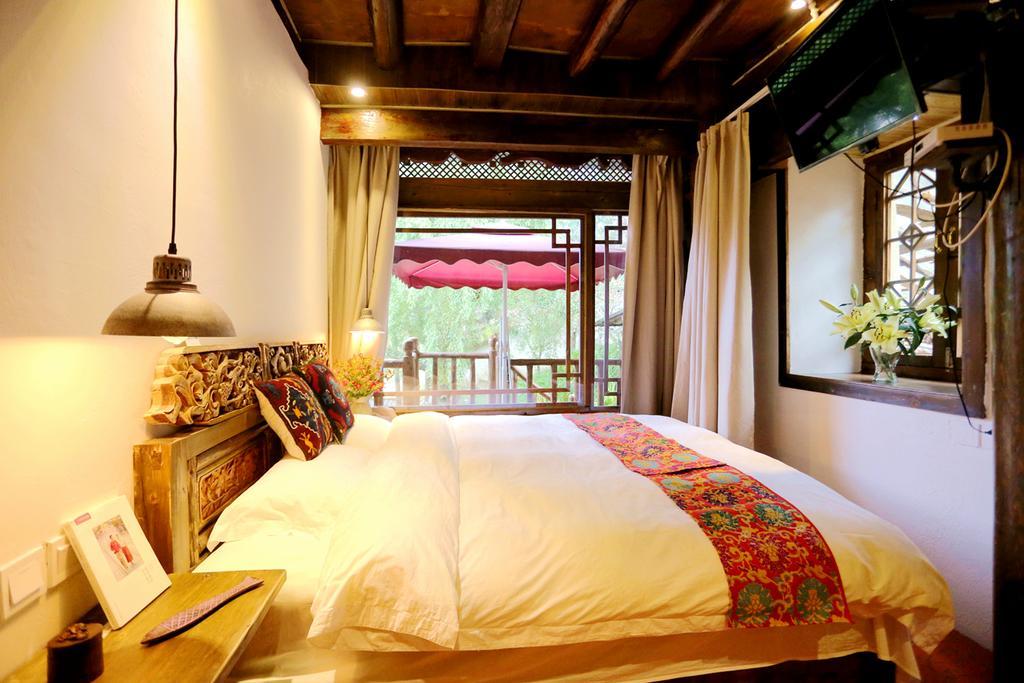 Shangri-La mid - mountain homestay Bagian luar foto