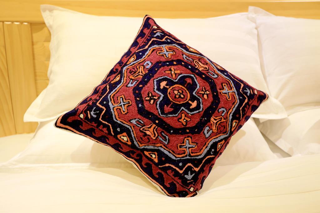 Shangri-La mid - mountain homestay Bagian luar foto