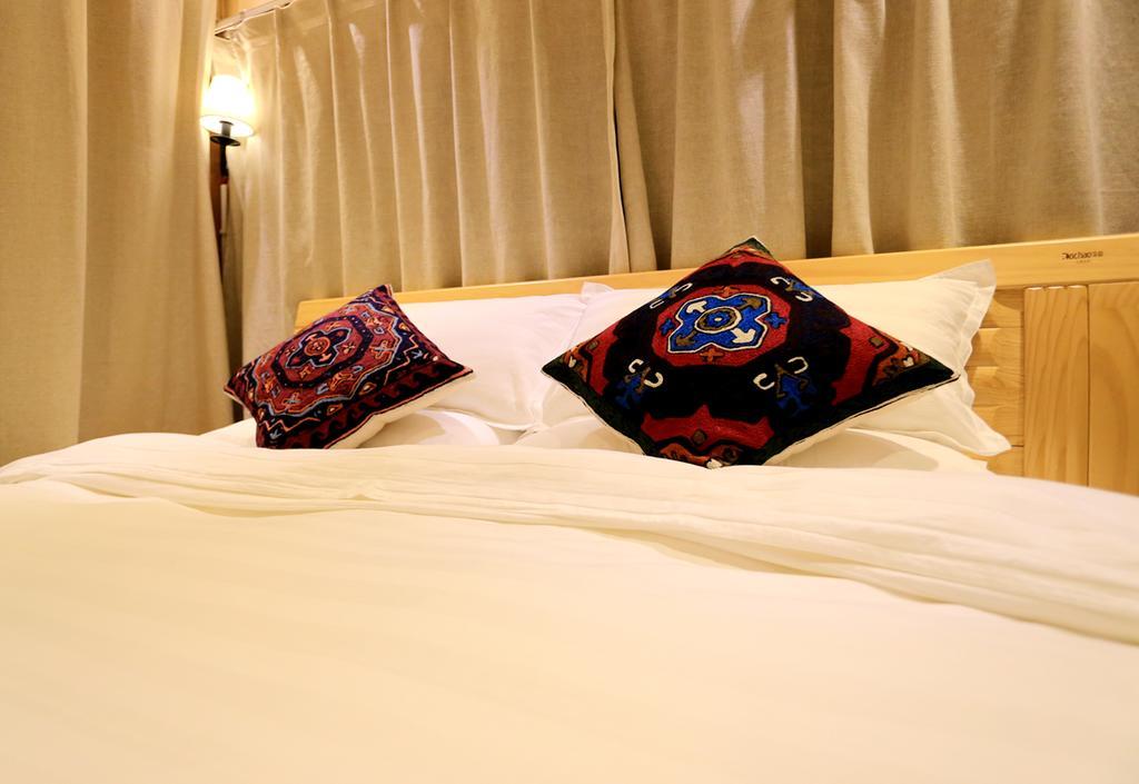 Shangri-La mid - mountain homestay Bagian luar foto