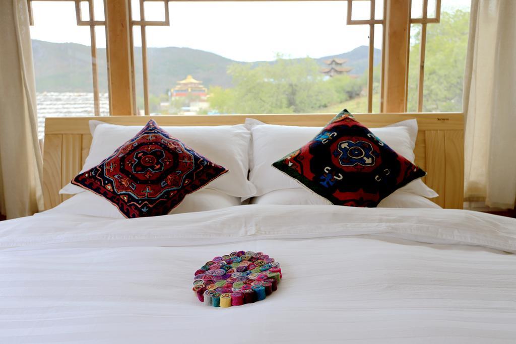 Shangri-La mid - mountain homestay Bagian luar foto