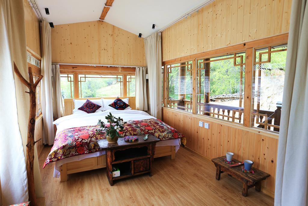 Shangri-La mid - mountain homestay Bagian luar foto