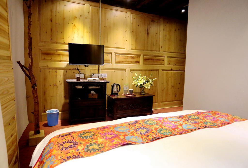 Shangri-La mid - mountain homestay Bagian luar foto