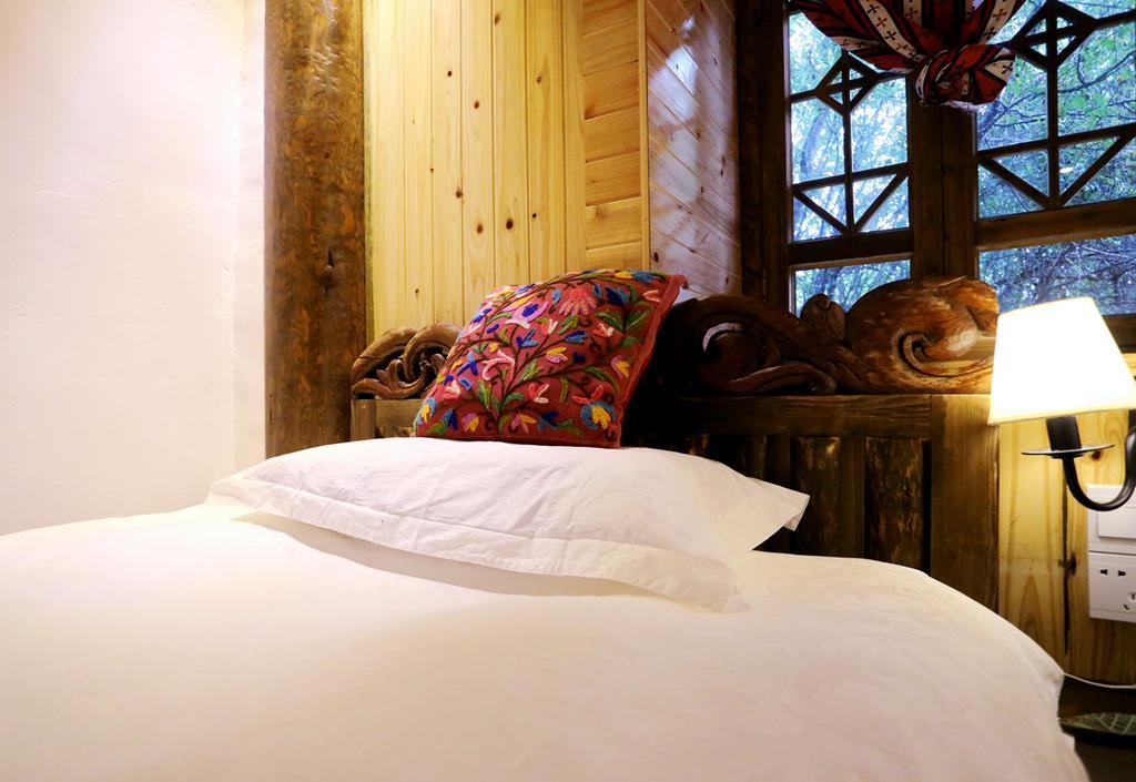 Shangri-La mid - mountain homestay Bagian luar foto