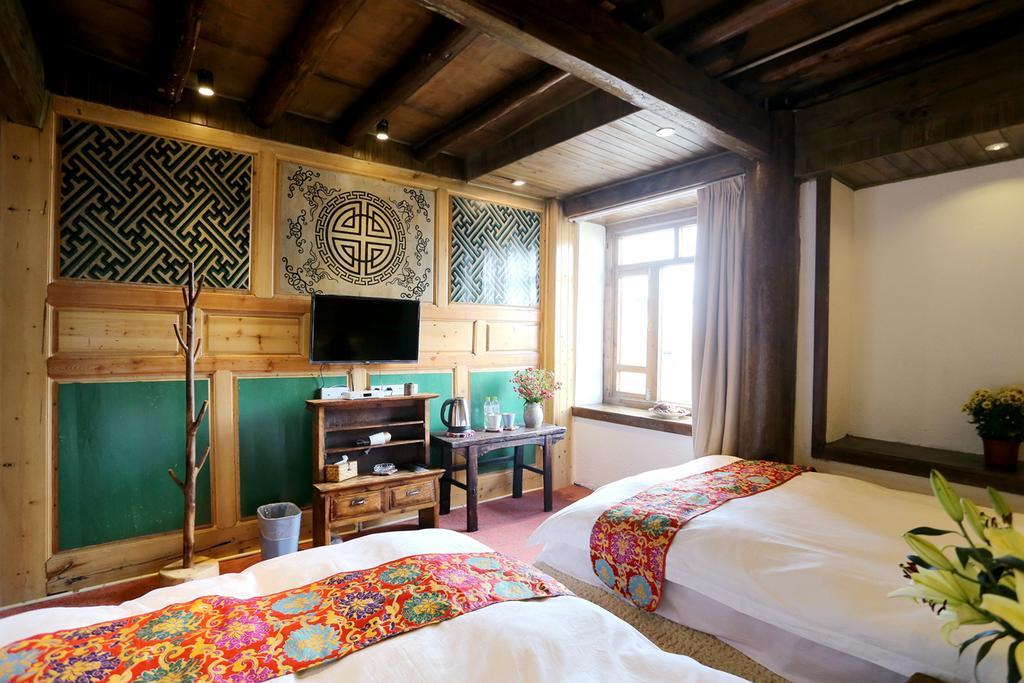 Shangri-La mid - mountain homestay Bagian luar foto