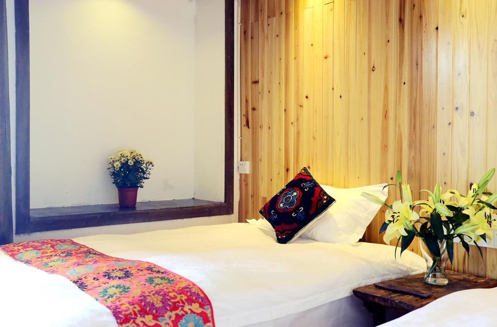 Shangri-La mid - mountain homestay Bagian luar foto