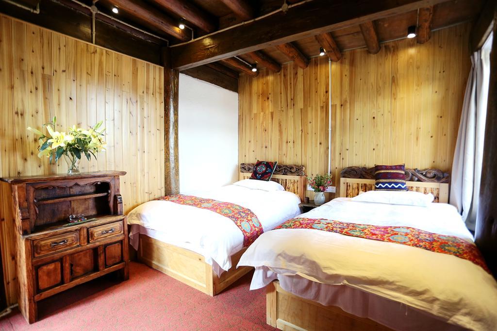 Shangri-La mid - mountain homestay Bagian luar foto