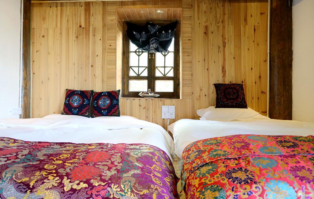 Shangri-La mid - mountain homestay Bagian luar foto