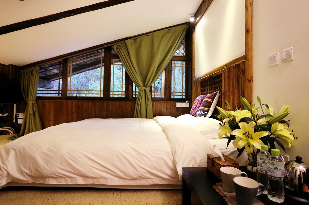 Shangri-La mid - mountain homestay Bagian luar foto